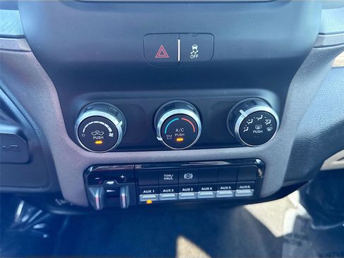 Used 2024 RAM 2500 Tradesman w/ Chrome Appearance Group image 15