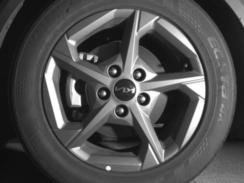 Used 2025 Kia K4 LXS image 12