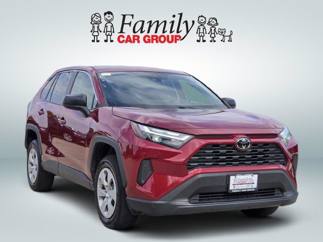 Used 2024 Toyota RAV4 LE AWD/4WD image 2