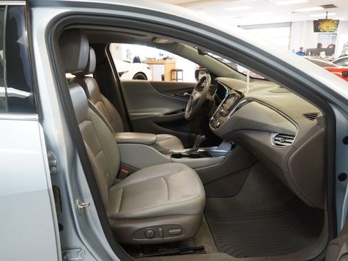 Used 2017 Chevrolet Malibu LT w/ Leather Package image 23