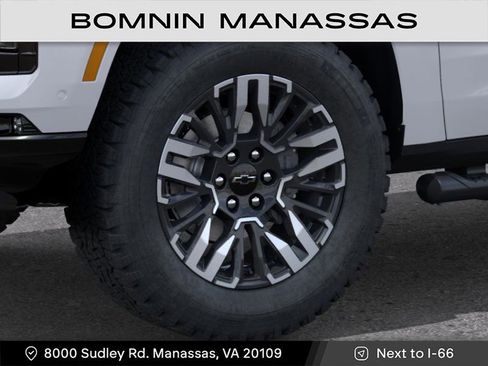 New 2026 Chevrolet Suburban Z71 image 9