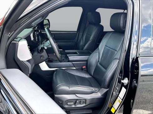 Used 2022 Toyota Tundra Platinum AWD/4WD image 8