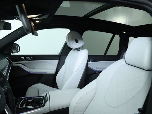 Certified 2024 BMW X5 xDrive40i w/ Premium Package image 21