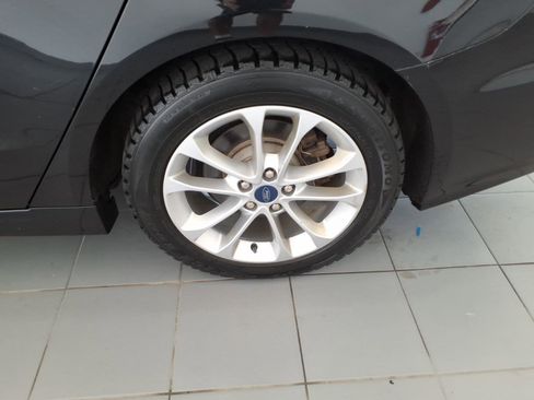 Used 2019 Ford Fusion SE FWD image 14