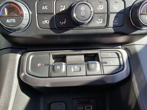 Used 2022 GMC Acadia AT4 image 24