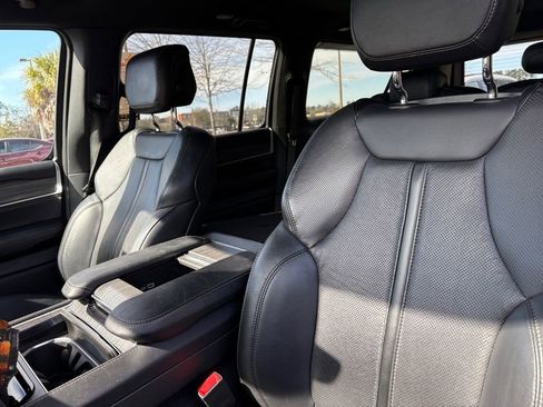 Used 2024 Jeep Wagoneer L Series II w/ Flexible Seating Group image 20