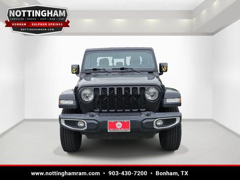 Used 2022 Jeep Gladiator Sport AWD/4WD image 2