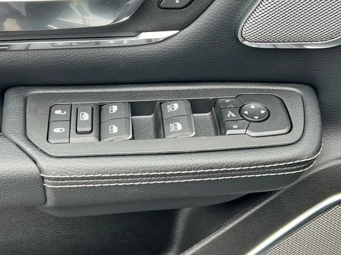 New 2026 RAM 1500 Laramie AWD/4WD image 17