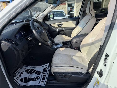 Used 2011 Volvo XC90 3.2 R-Design w/ Multimedia Pkg FWD image 5