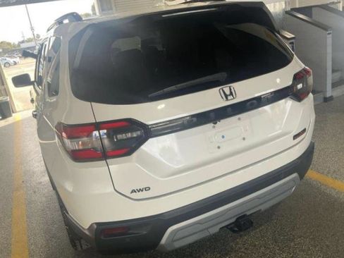 Used 2023 Honda Pilot TrailSport image 5