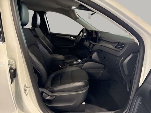 New 2025 Ford Escape SE image 30