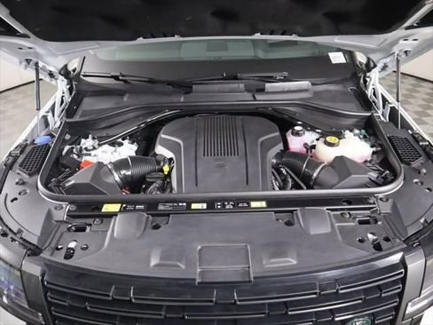 New 2025 Land Rover Range Rover SE image 31