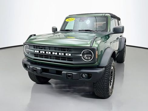 Used 2023 Ford Bronco Black Diamond w/ Sasquatch Package AWD/4WD image 3