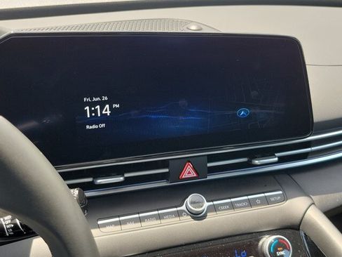 Used 2025 Hyundai Elantra SEL FWD image 26