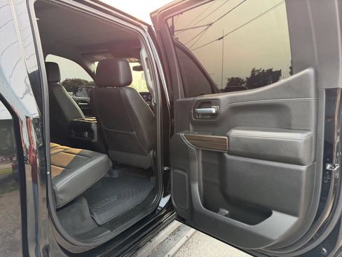 Used 2020 Chevrolet Silverado 1500 LT Trail Boss AWD/4WD image 15