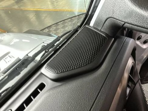 Used 2023 Jeep Wrangler Unlimited AWD/4WD image 29