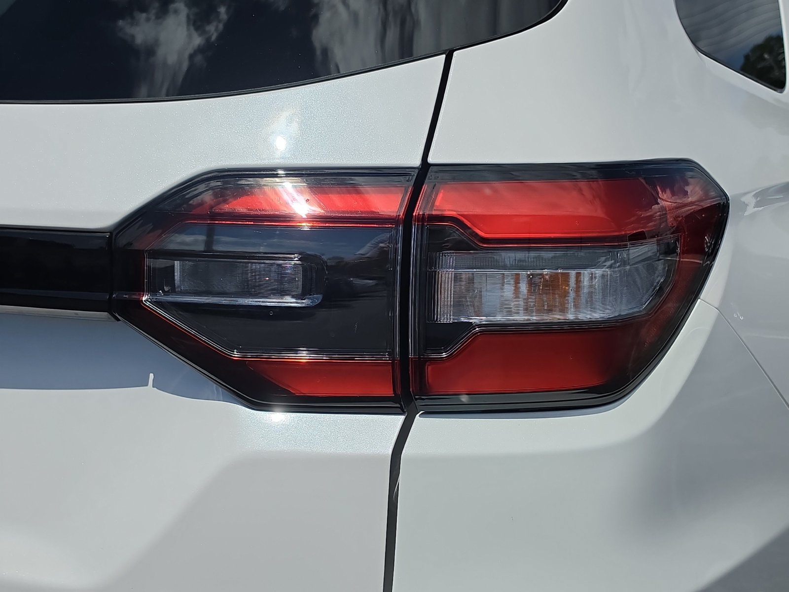 Used 2025 Honda Pilot Sport image 8