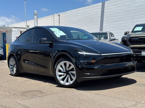 Used 2026 Tesla Model Y Long Range AWD/4WD image 2