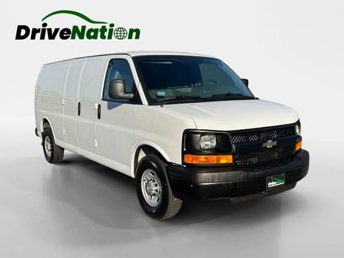 Used 2015 Chevrolet Express 3500 Extended image 3