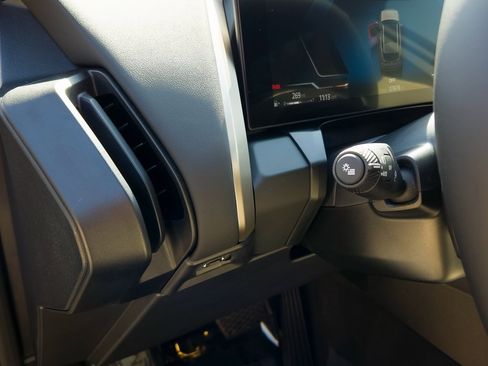 Used 2025 BMW X3 xDrive30i w/ Convenience Package image 13