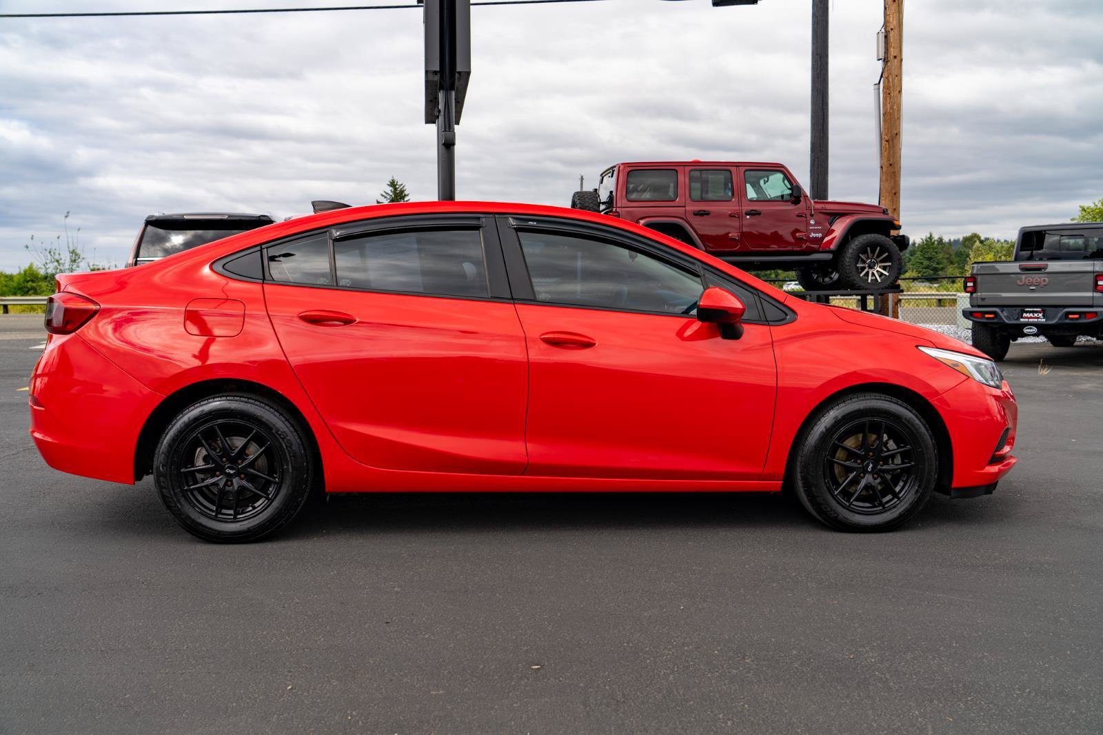 Used 2018 Chevrolet Cruze LS FWD image 7