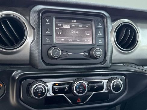 Used 2019 Jeep Wrangler Sport image 35