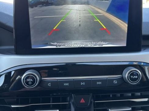 Used 2020 Ford Escape SE image 28