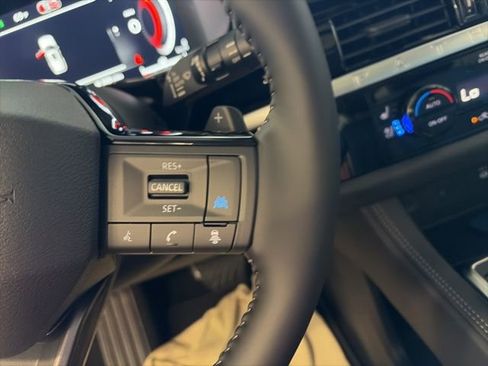 New 2026 Nissan Pathfinder Platinum image 21