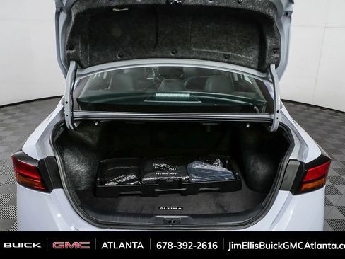 Used 2023 Nissan Altima 2.5 SR w/ SR Premium Package image 32