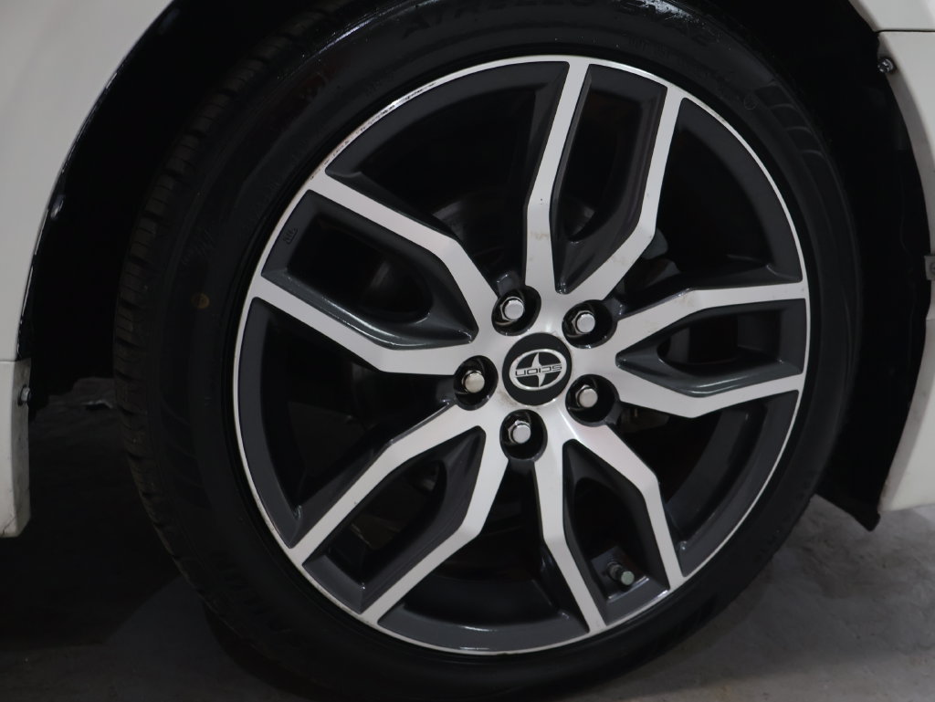Used 2016 Scion tC FWD image 27