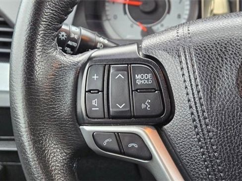 Certified 2020 Toyota Sienna SE image 9
