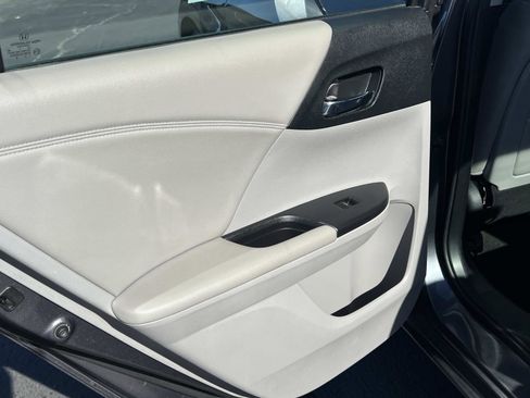Used 2014 Honda Accord Touring image 21