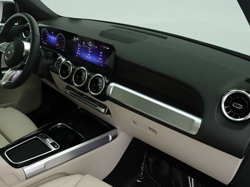 Certified 2026 Mercedes-Benz GLB 250 image 22
