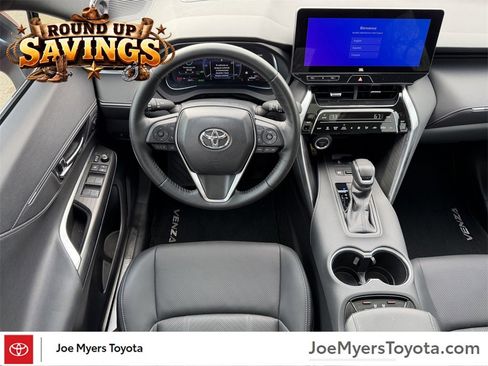 Used 2024 Toyota Venza Limited image 14