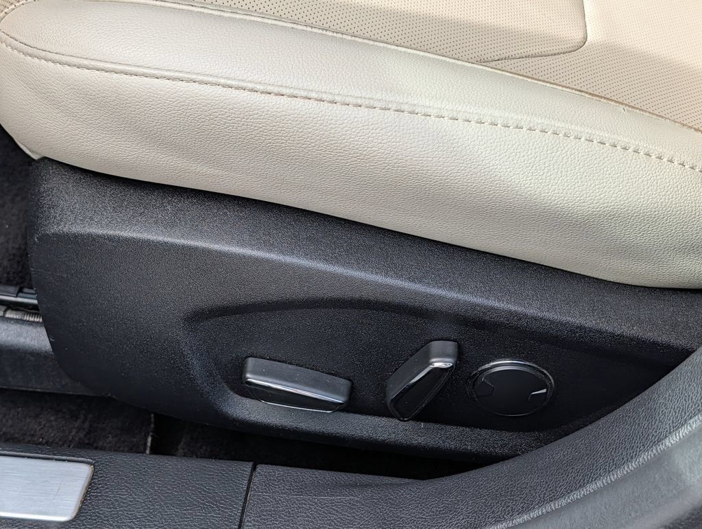 Used 2018 Ford Fusion Titanium FWD image 27