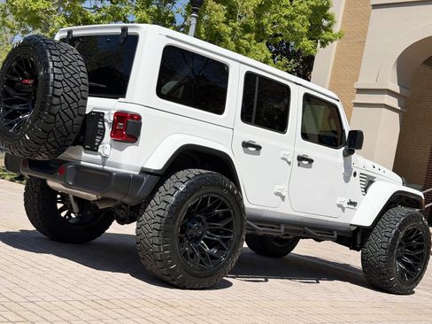Used 2026 Jeep Wrangler Sahara AWD/4WD image 29
