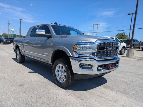 Used 2022 RAM 3500 Limited w/ Towing Technology Group AWD/4WD image 2