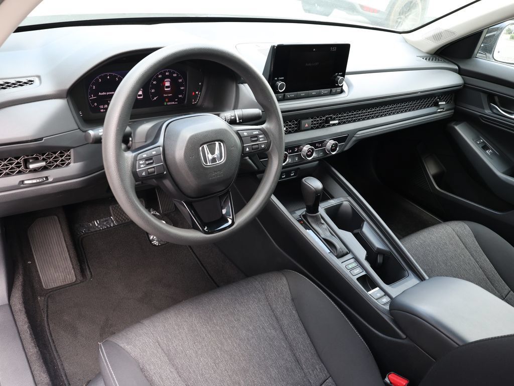 Used 2025 Honda Accord SE image 12