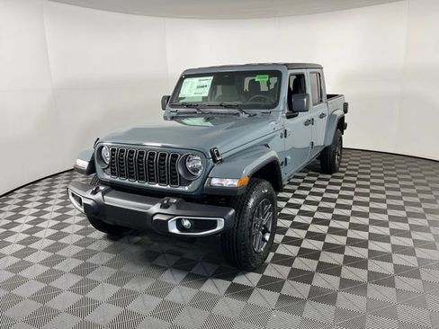 New 2026 Jeep Gladiator Sport image 2