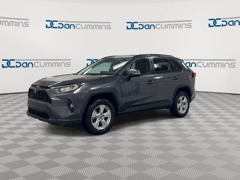 Used 2021 Toyota RAV4 XLE AWD/4WD image 4