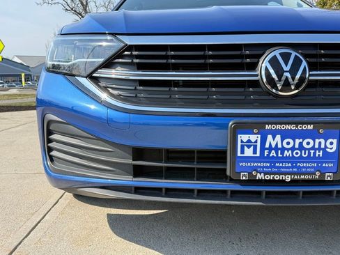 Certified 2024 Volkswagen Jetta SE FWD image 5
