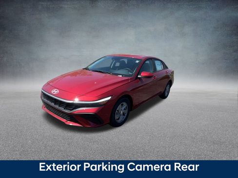 Certified 2025 Hyundai Elantra SE image 9