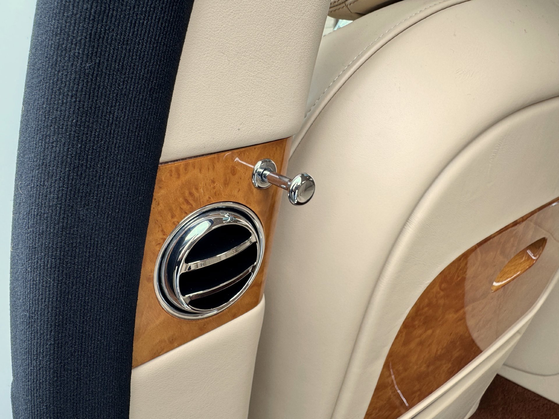 Used 2013 Bentley Mulsanne RWD image 30