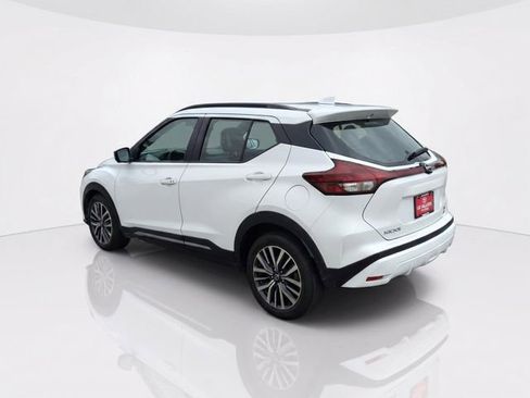Used 2024 Nissan Kicks SR w/ SR Premium Package FWD image 7