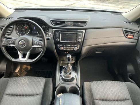 Used 2020 Nissan Rogue SV FWD image 17