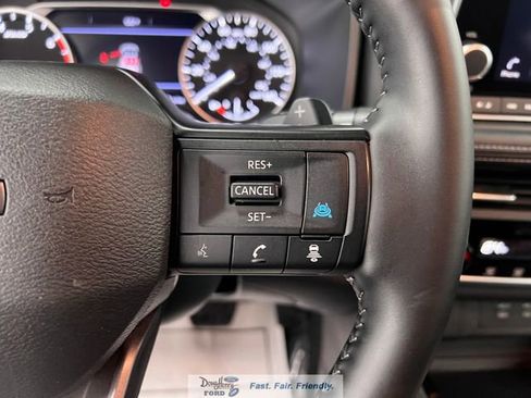 Used 2025 Nissan Rogue SV FWD image 46