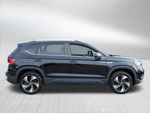 Used 2024 Volkswagen Taos SE AWD/4WD image 7