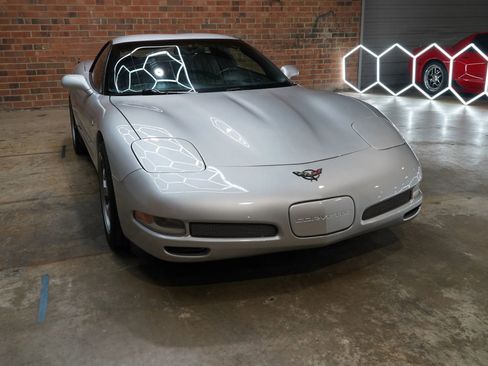 Used 2002 Chevrolet Corvette Z06 w/ Memory Pkg image 4