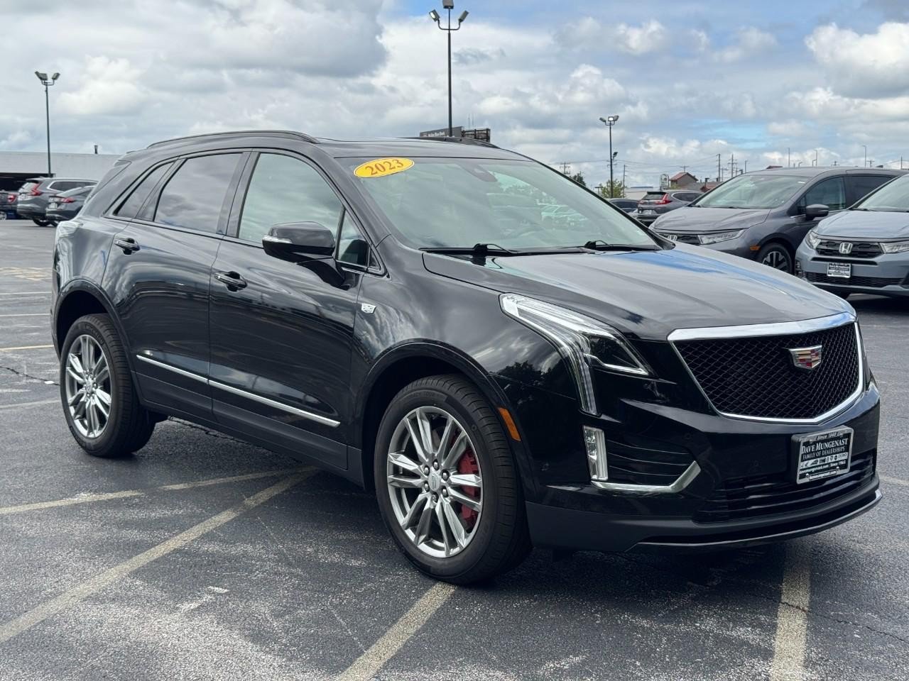 Used 2023 Cadillac XT5 Sportv w/ Technology Package AWD/4WD image 2