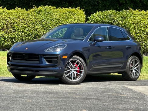 Certified 2023 Porsche Macan S AWD/4WD image 1